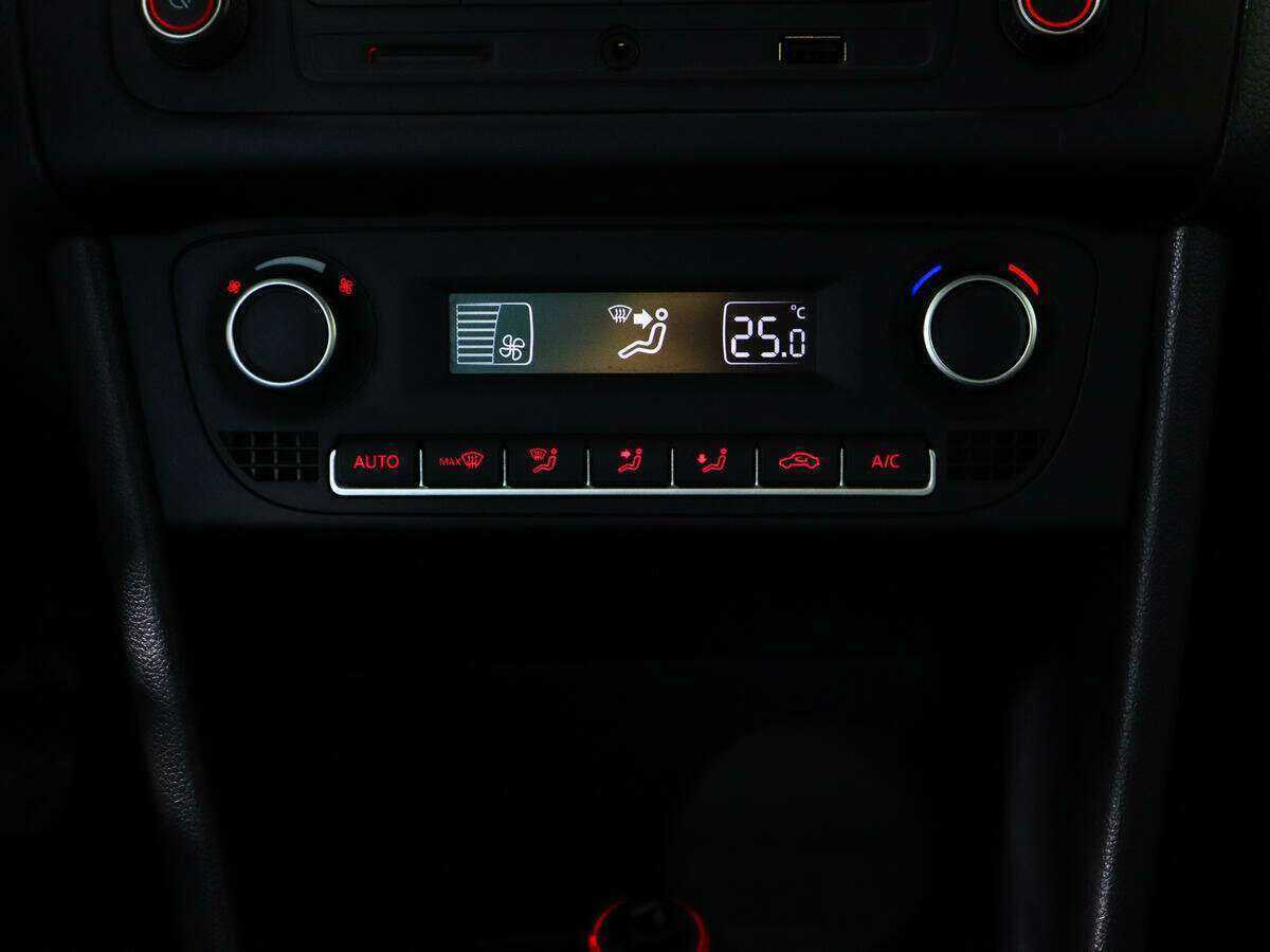 Купить Volkswagen Polo, 2016, 57 678 км, фото №13