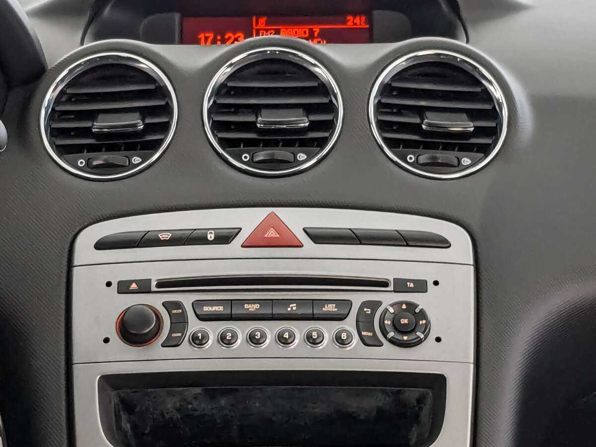 Купить Peugeot 408, 2013, 101 382 км, фото №17