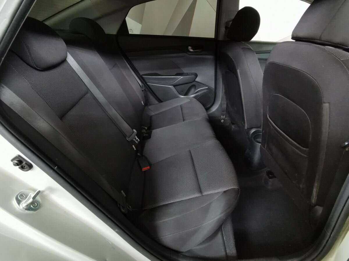 Купить Hyundai Solaris, 2017, 108 077 км, фото №12