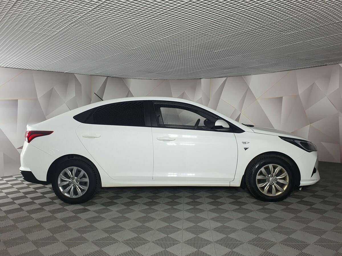 Купить Hyundai Solaris, 2021, 92 602 км, фото №4
