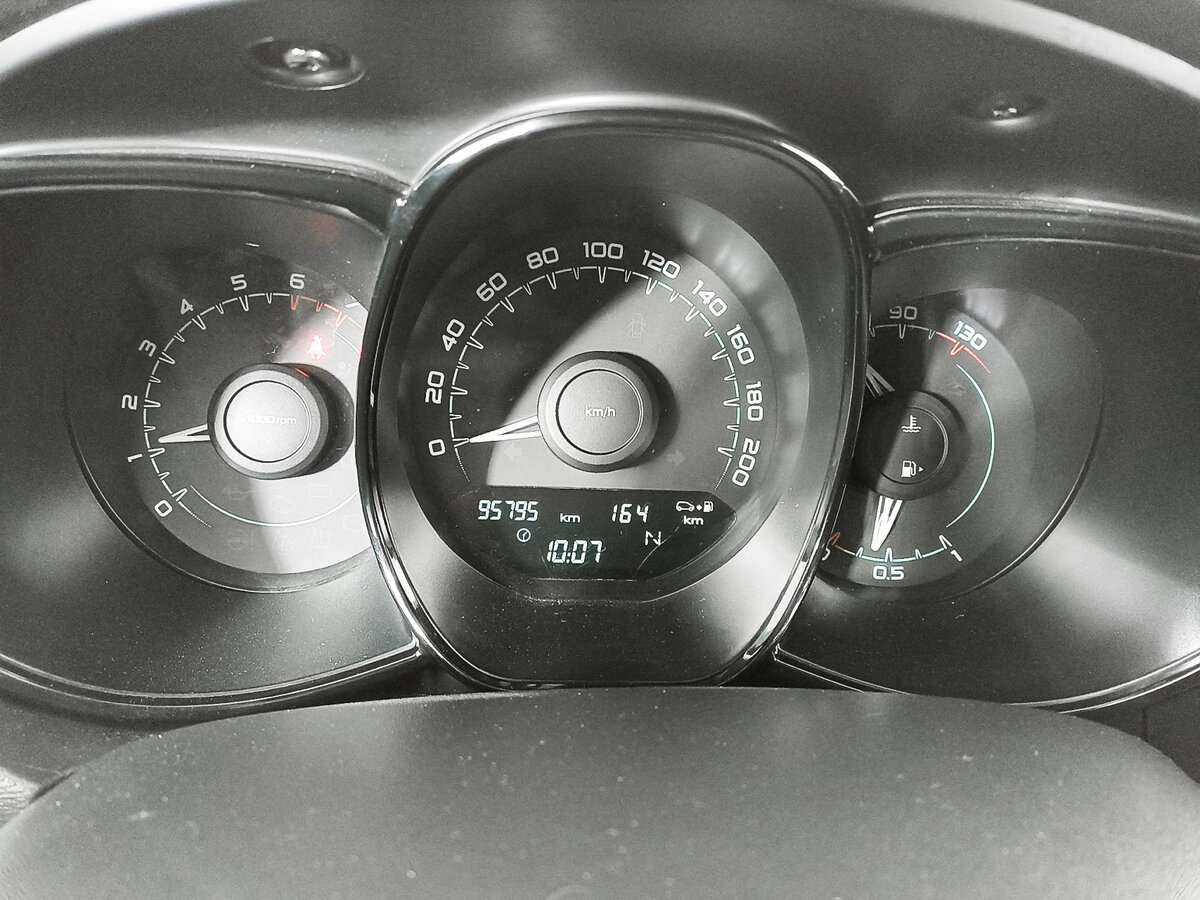 Купить Lada (ВАЗ) Vesta, 2015, 95 778 км, фото №10