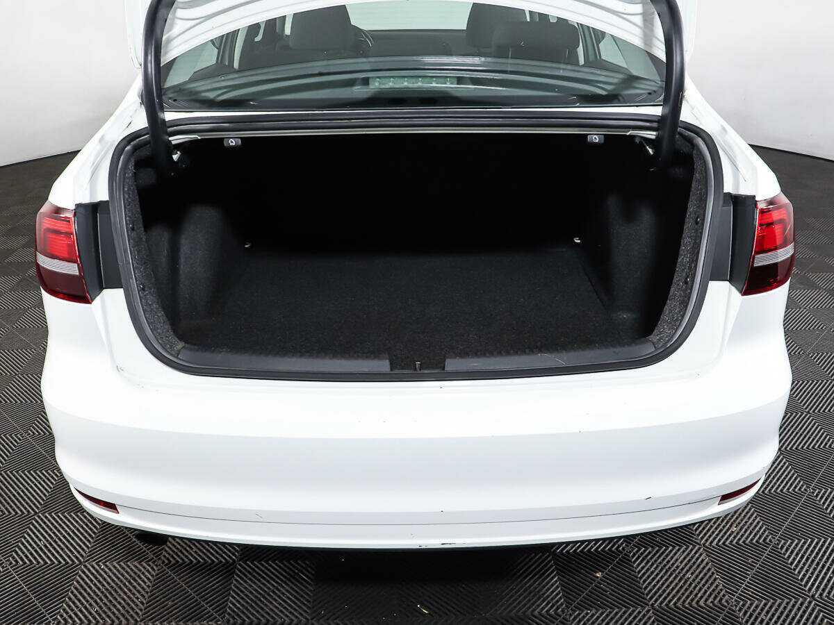 Купить Volkswagen Jetta, 2016, 64 905 км, фото №4