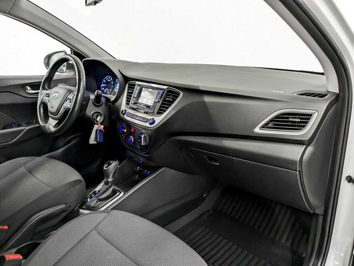 Купить Hyundai Solaris, 2017, 107 457 км, фото №11