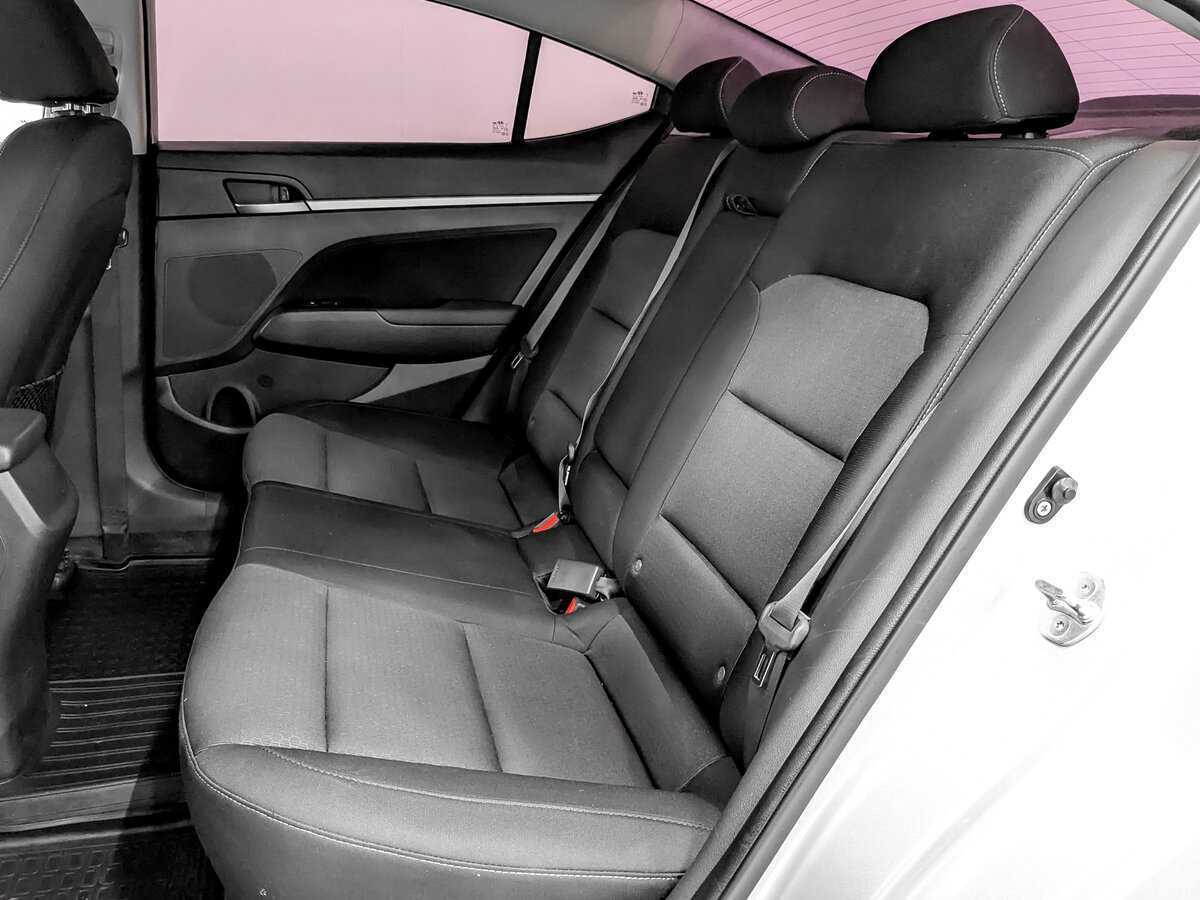 Купить Hyundai Elantra, 2017, 96 927 км, фото №12