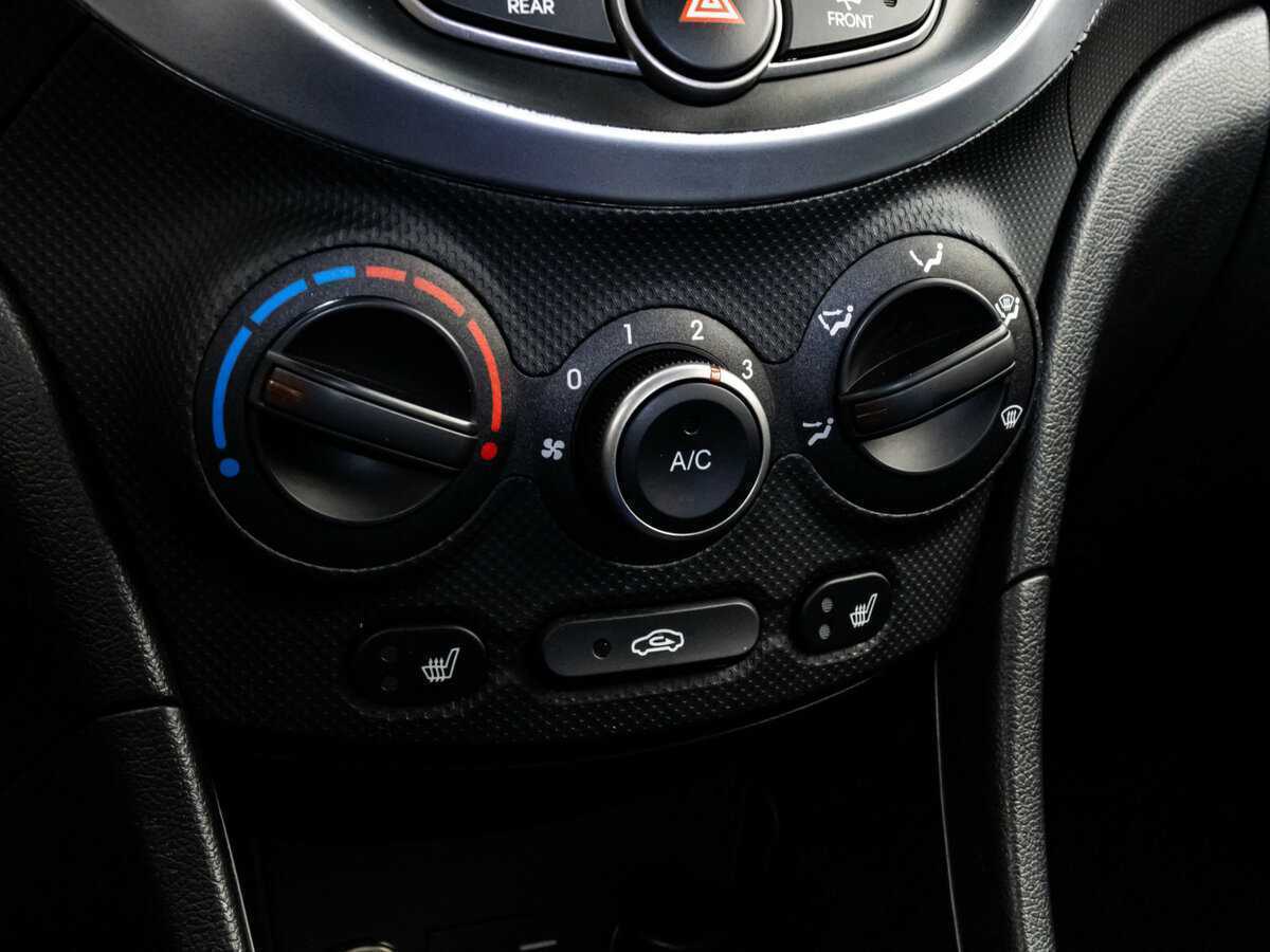 Купить Hyundai Solaris, 2016, 107 870 км, фото №16